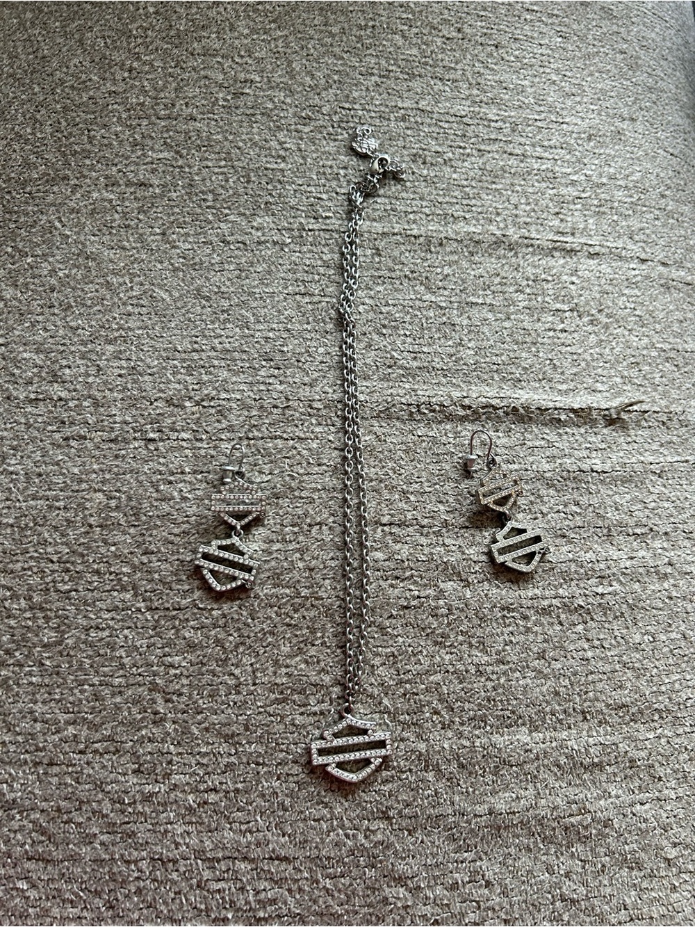 Harley Davidson Shield 2011 Earrings and Necklace Set